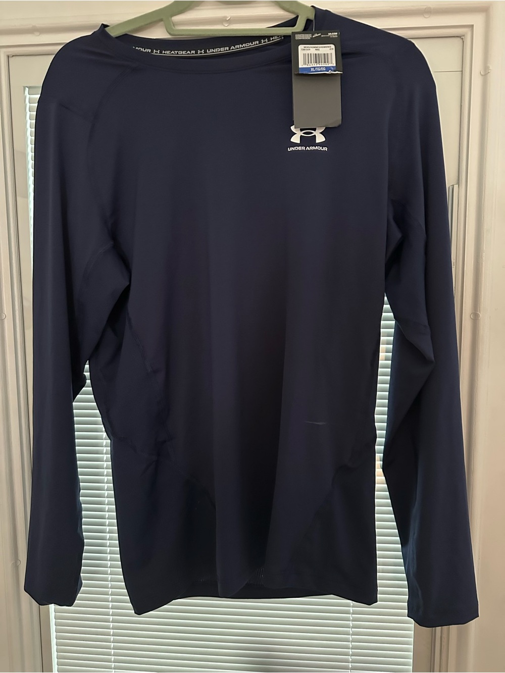 Under Armour Men’s Navy Blue Long Sleeve heat gear shirt